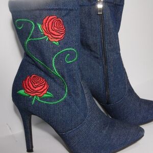 Forever Denim boots with embroidered roses sz 6.5